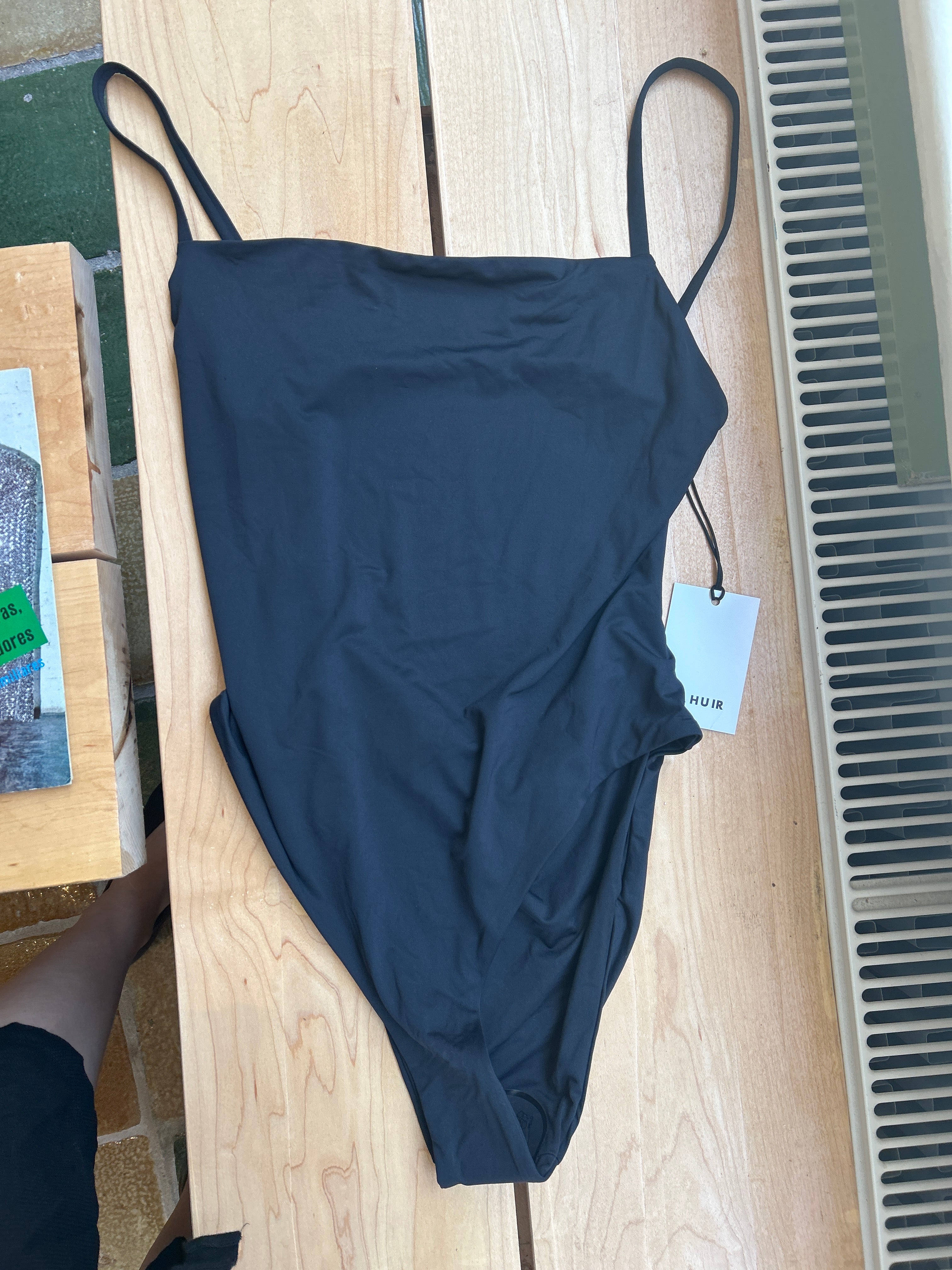 Lahuir Black One Piece M