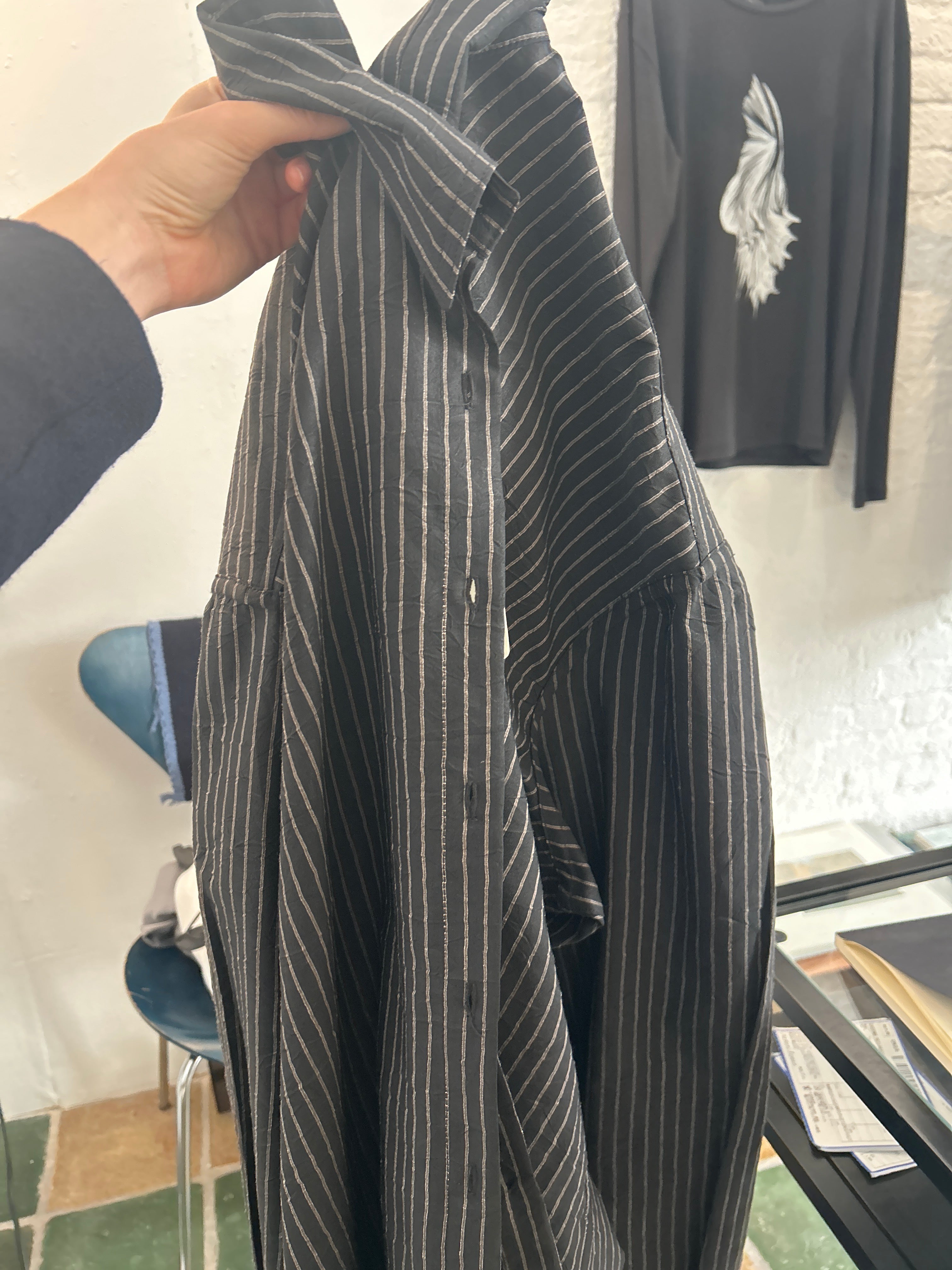 PEONIA black and white stripe